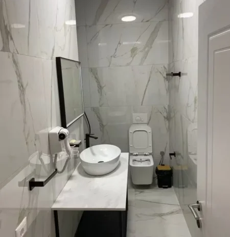 Gjiri Lalezit | Hamallaj, jepet me qera apartament 1+1+Ballkon , 85 m² 120 €