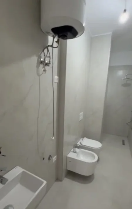 Tirane, shitet apartament 1+1 Kati 2, 61 m² 85.000 € 