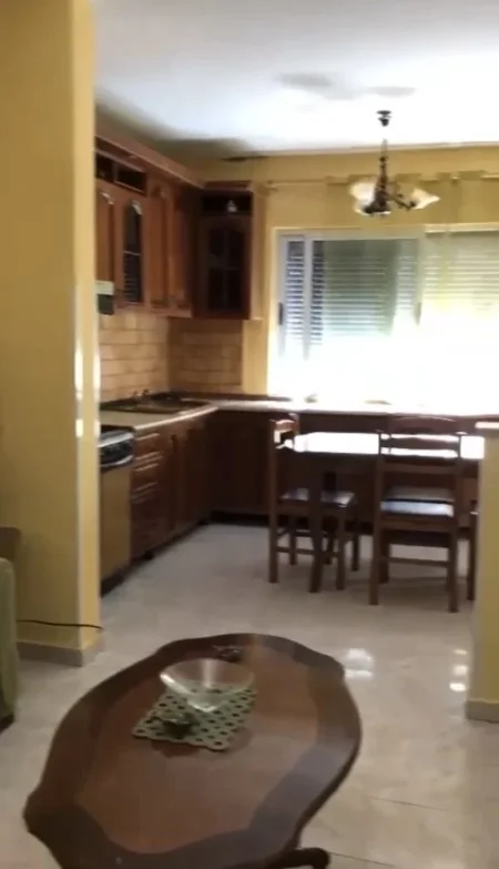 Tirane, shes apartament 2+1+Aneks+Ballkon Kati 4, 91 m² 134.501 € (Rr.Dibres,Ministria e Mbrojtjes)