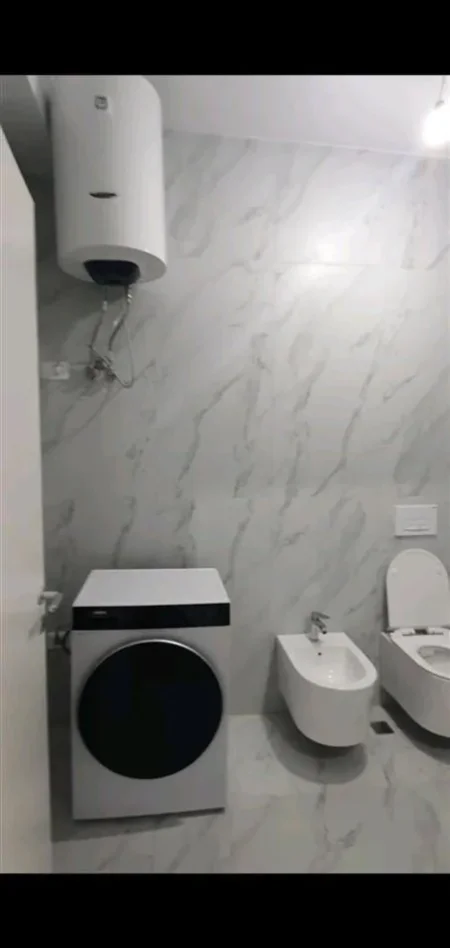 Tirane, jepet me qera apartament 1+1+post parkimi Kati 5, 70 m² 450 € (Ali Demi , Kompleksi Kaimi)