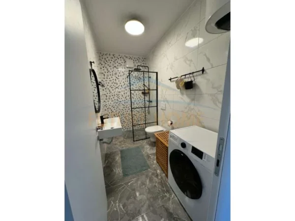 Tirane, jepet me qera apartament 1+1+Ballkon+ Post Parkimi,  Kati 10, 68 m² 600 € (Rezidenca Future Home, Unaza e Re)