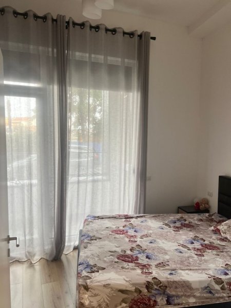 Tirane, jepet me qera apartament 1+1 Kati 1, 60 m² 500 € (Rruga frosina plaku)