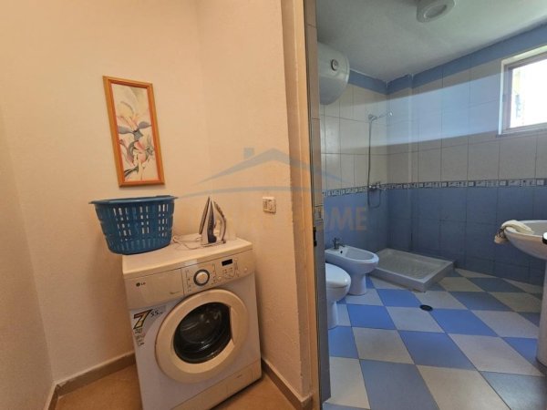 Durres, jepet me qera apartament 1+1+Aneks+Ballkon , 65 m² 320 € (Golem)