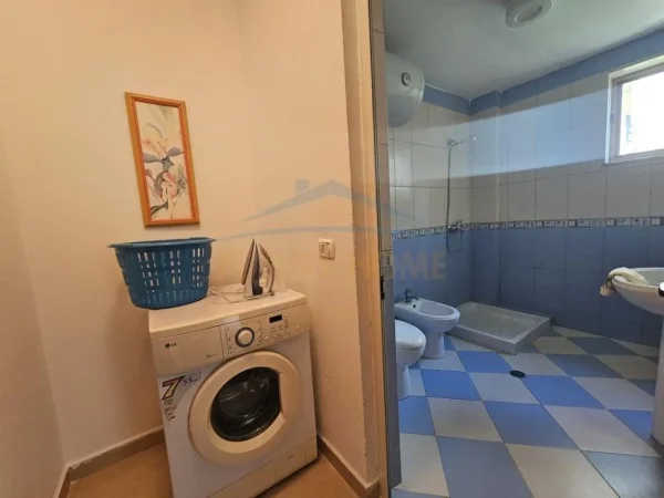 Durres, jepet me qera apartament 1+1+Aneks+Ballkon , 65 m² 320 € (Golem)