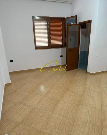 Tirane, jepet me qera apartament 3+1 Kati 3, 120 m² 450 € (RRUGA SIRI KODRA)