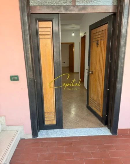 Tirane, jepet me qera apartament 3+1 Kati 3, 120 m² 450 € (RRUGA SIRI KODRA)