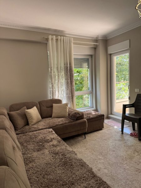Tirane, jepet me qera apartament 1+1+Ballkon Kati 3, 60 m² 600 € (Rruga Ndre Mjeda)