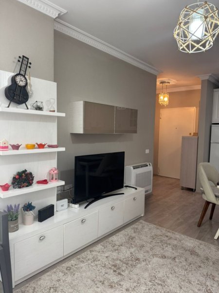 Tirane, jepet me qera apartament 1+1+Ballkon Kati 3, 60 m² 600 € (Rruga Ndre Mjeda)