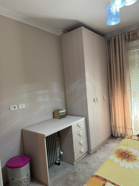 Tirane, jepet me qera apartament 1+1+Ballkon Kati 3, 60 m² 600 € (Rruga Ndre Mjeda)