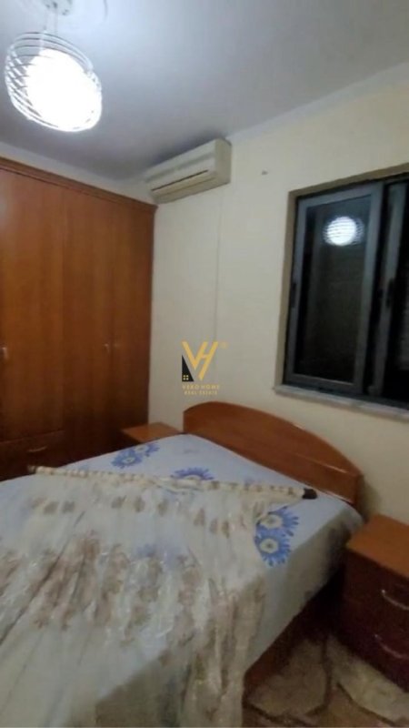 Tirane, jepet me qera apartament 1+1+Ballkon Kati 2, 55 m² 350 € (PALLATI ME SHIGJETA)