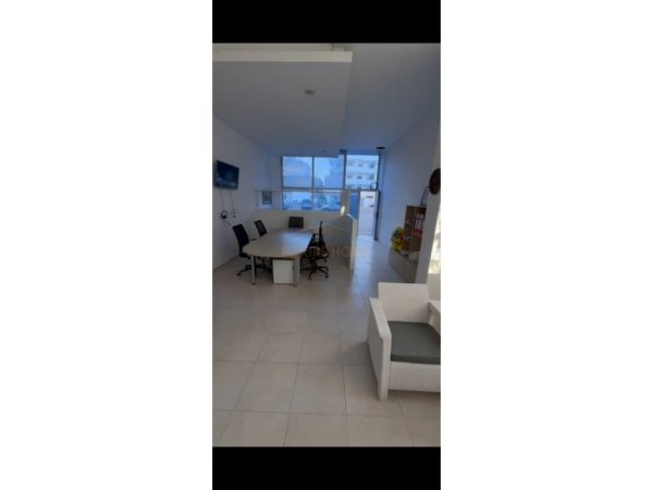 Durres, jepet me qera ambjent biznesi Kati 0, 47 m² 400 € (URA DAJLANIT,DURRES)