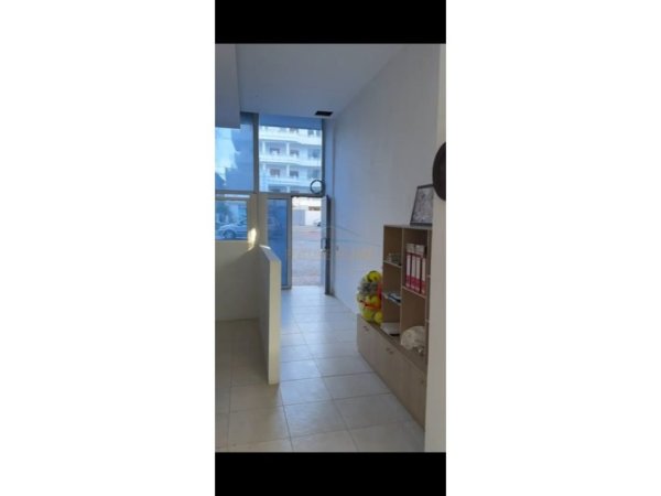 Durres, jepet me qera ambjent biznesi Kati 0, 47 m² 400 € (URA DAJLANIT,DURRES)