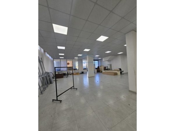 Durres, jepet me qera ambjent biznesi , 400 m² 1.500 € (URA DAJLANIT,DURRES)