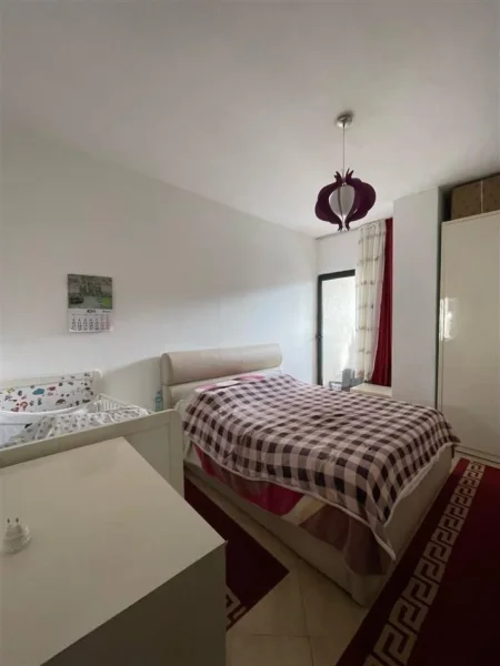Tirane, jepet me qera apartament 1+1+Ballkon Kati 6, 400 € (Besim Alla)