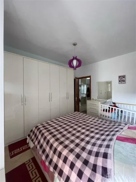 Tirane, jepet me qera apartament 1+1+Ballkon Kati 6, 400 € (Besim Alla)