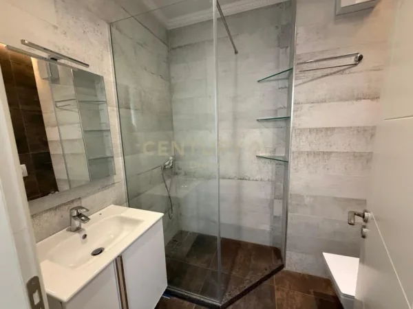 Tirane, jap me qera apartament 3+1+2 , 120 m² 850 € (Kodra e Diellit)