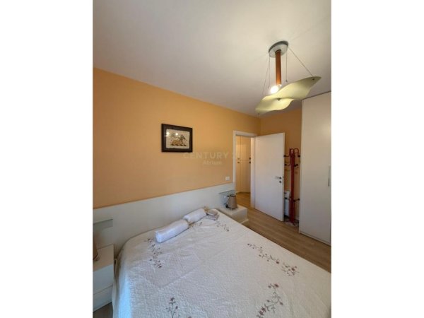 Tirane, jepet me qera apartament 3+1 Kati 4, 120 m² 850 € (ALI DEMI)