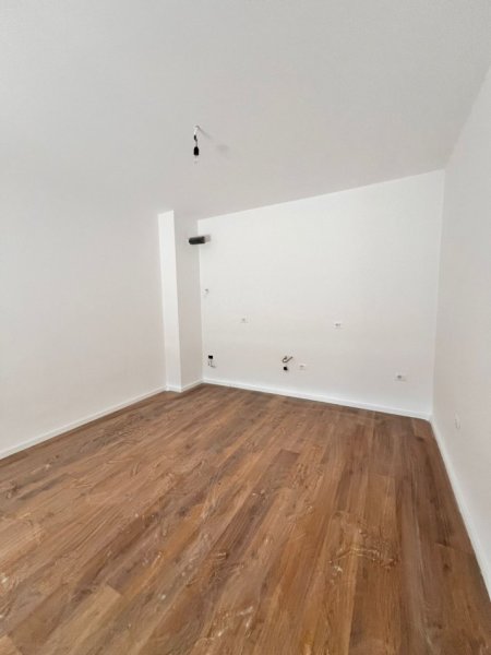 Tirane, jepet me qera apartament 1+1 Kati 8, 70 m² 450 € (Don Bosko)