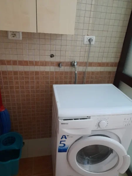 Tirane, Jepet me Qera Apartament 1+1 , Mundesi per Airbnb , Tek Sheshi Skenderbej , Kafe Flora  Kati 2, 60 m² 600 € (Kafe Flora)