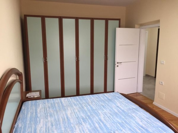 Tirane, jepet me qera apartament 2+1 Kati 5, 77 m² 510 € (Rruga Ferit Xhajko)