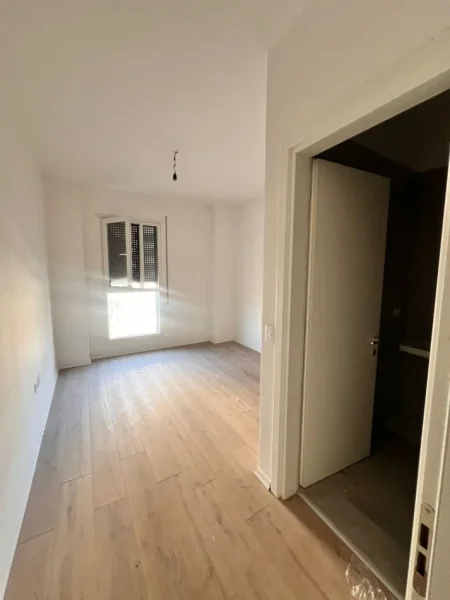 Tirane, jepet me qera apartament 2+1 Kati 3, 100 m² 600 € (Don Bosko)