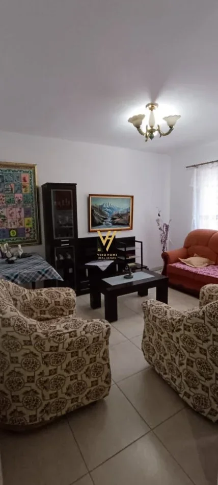 Tirane, jepet me qera apartament 2+1+Ballkon Kati 2, 70 m² 500 € (ALI DEMI)