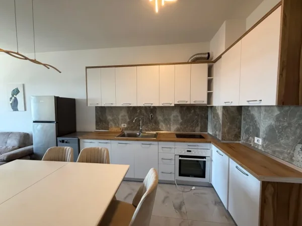 Tirane, jepet me qera apartament 2+1+Aneks+Ballkon Kati 8, 114 m² 700 € (Rezidenca Oasis 1)