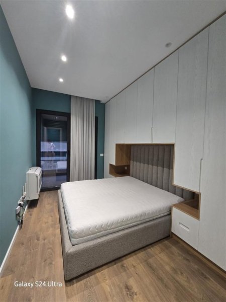 Tirane, jepet me qera apartament 1+1+Ballkon Kati 4, 75 m² 800 € (Delijorgji)