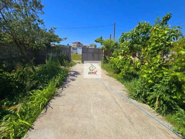 Durres, jepet me qera shtepi 2+1+Aneks+Ballkon Kati 1, 400 m² 300 €