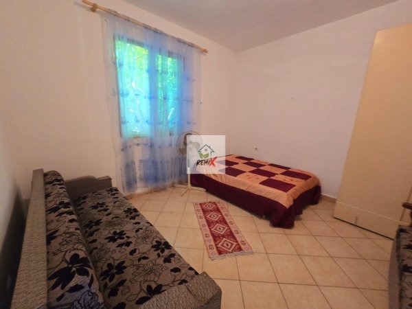 Durres, jepet me qera shtepi 2+1+Aneks+Ballkon Kati 1, 400 m² 300 €