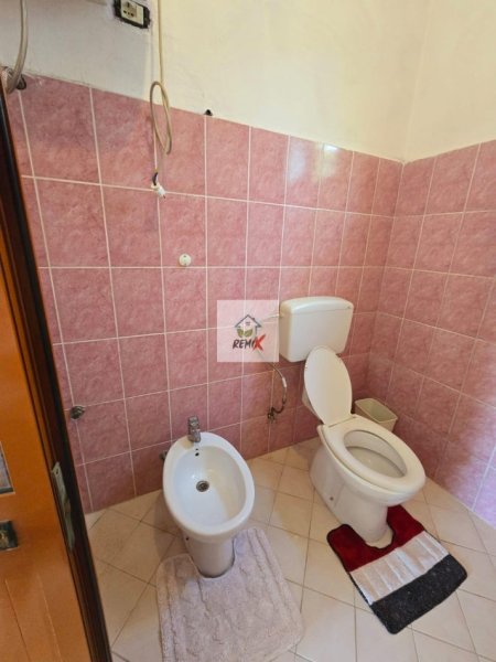 Durres, jepet me qera shtepi 2+1+Aneks+Ballkon Kati 1, 400 m² 300 €