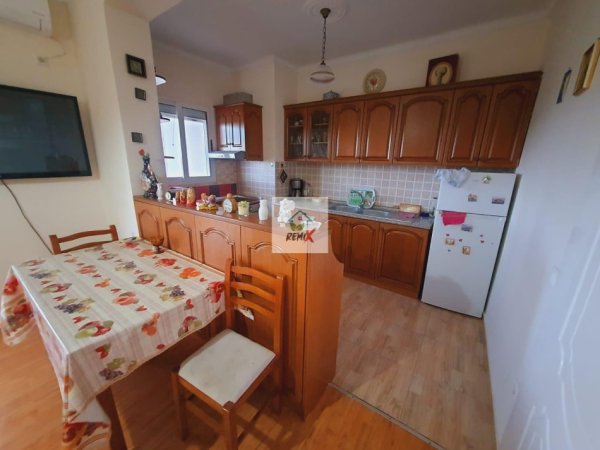 Durres, jepet me qera Vile 1+1+Aneks+Ballkon Kati 2, 100 m² 300 € 