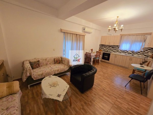 Durres, jepet me qera Vile 2+1+Ballkon Kati 1, 250 € 