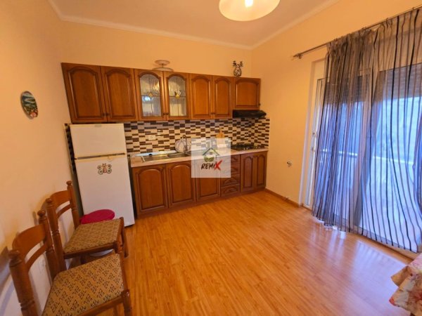Durres, jepet me qera Vile 1+1+Aneks+Ballkon Kati 2, 350 €