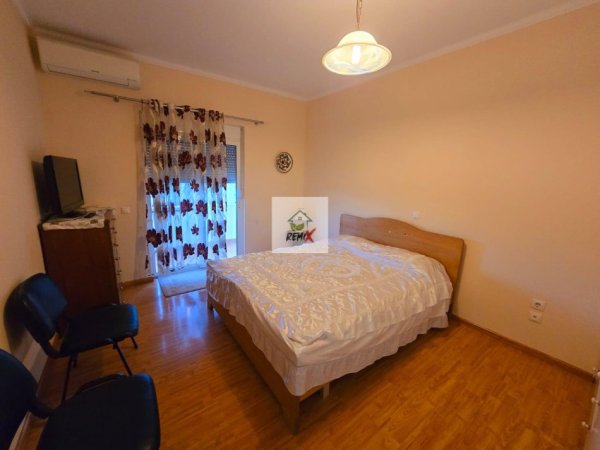 Durres, jepet me qera Vile 1+1+Aneks+Ballkon Kati 2, 350 €