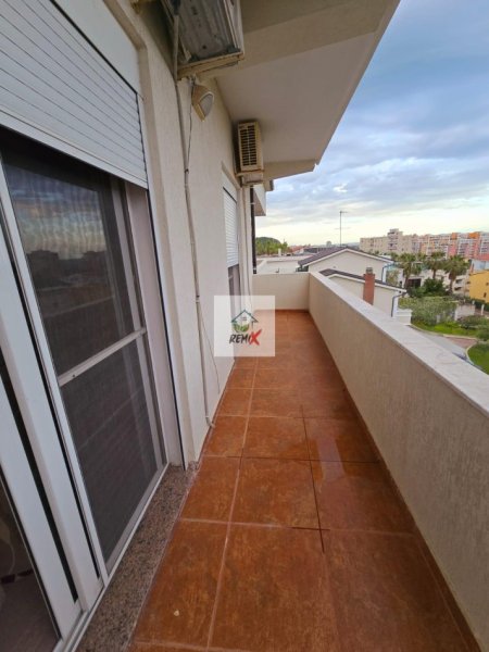 Durres, jepet me qera Vile 1+1+Aneks+Ballkon Kati 2, 350 €