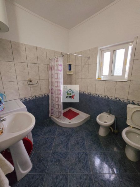 Durres, jepet me qera Vile 1+1+Aneks+Ballkon Kati 2, 350 €