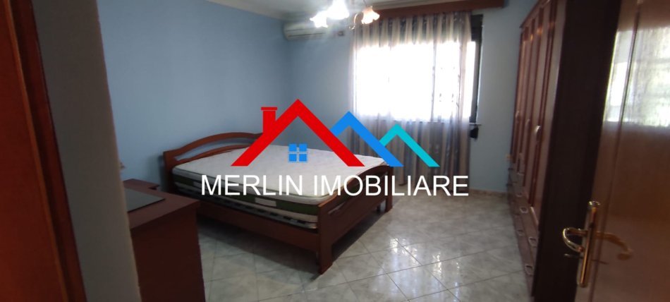 Tirane, jepet me qera apartament 2+1+Ballkon Kati 1, 90 m² 500 € (RRUGA FERIT XHAJKO)
