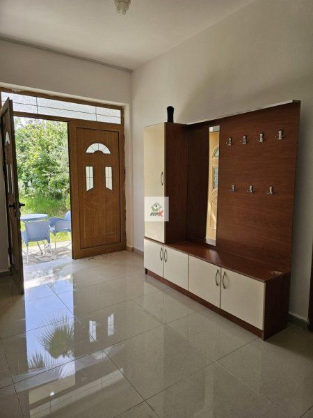 Durres Plazh, jepet me qera Vile 2+1+Aneks+Ballkon Kati 1, 500 € 