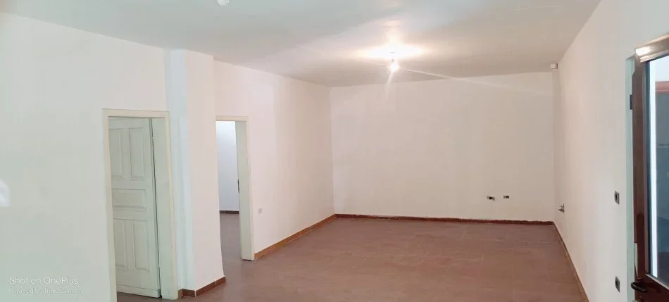 Tirane, shes apartament 2+1 Kati 0, 103 m² 165.000 € (Eduard mano)