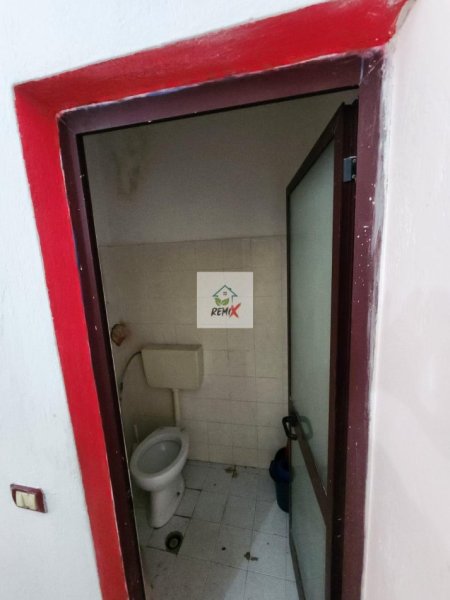 Durres, jepet me qera ambjent biznesi Kati 1, 40 m² 300 € 