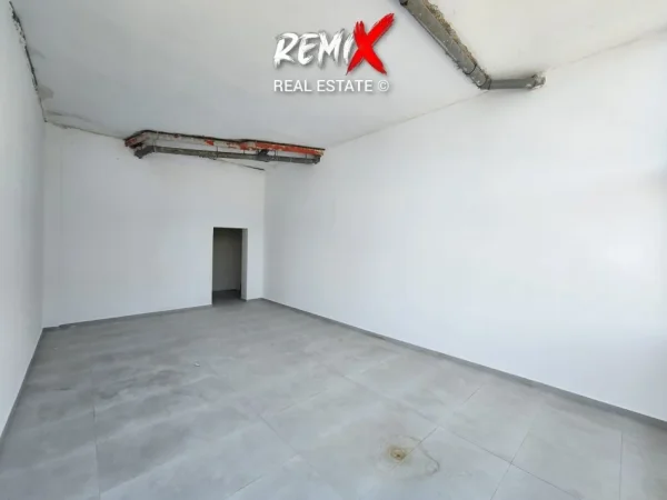 Durres, jepet me qera ambjent biznesi Kati 2, 400 m² 1.500 € 