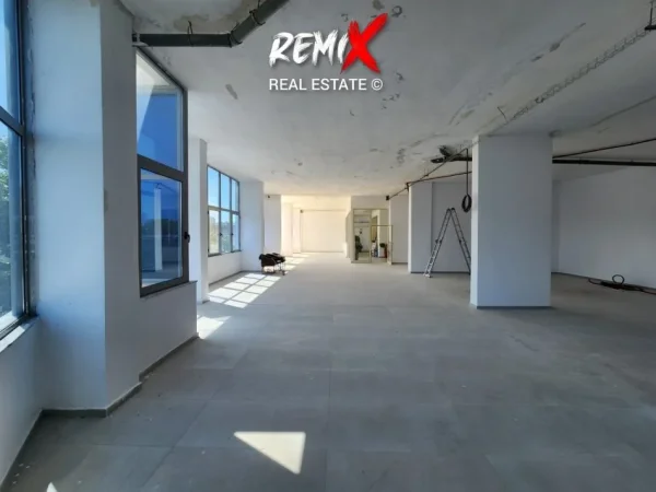 Durres, jepet me qera ambjent biznesi Kati 2, 400 m² 1.500 € 