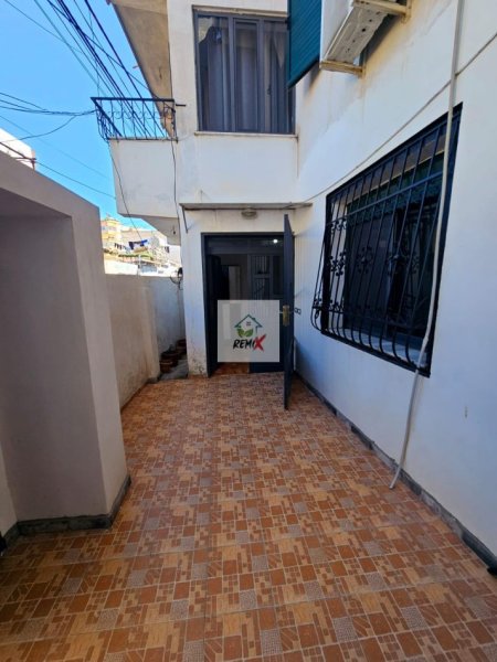 Durres, jepet me qera Vile 2+1+Aneks+Ballkon Kati 3, 350 € 