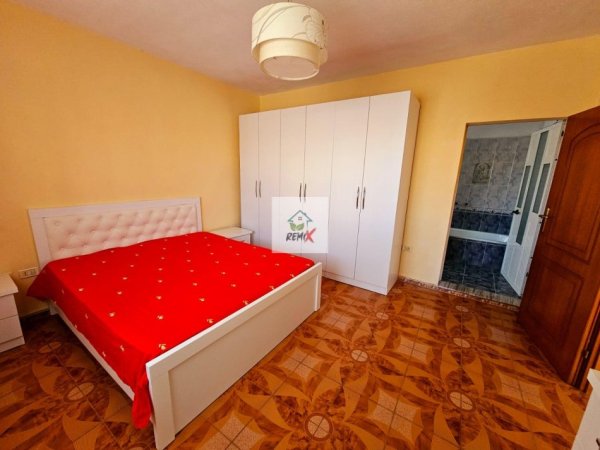 Durres, jepet me qera Vile 2+1+Aneks+Ballkon Kati 3, 350 € 