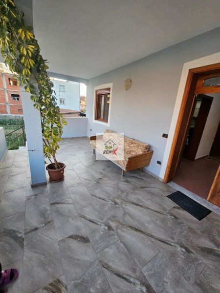 Durres, jepet me qera apartament 1+1+Aneks+Ballkon Kati 2, 100 m² 300 € 