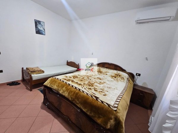 Durres, jepet me qera apartament 1+1+Aneks+Ballkon Kati 2, 100 m² 300 € 