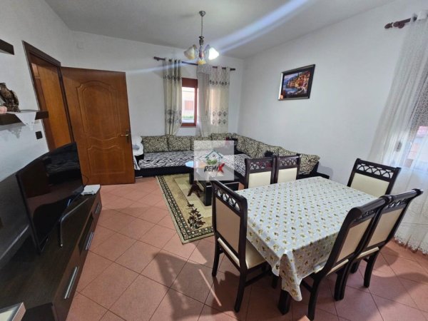 Durres, jepet me qera apartament 1+1+Aneks+Ballkon Kati 2, 100 m² 300 € 