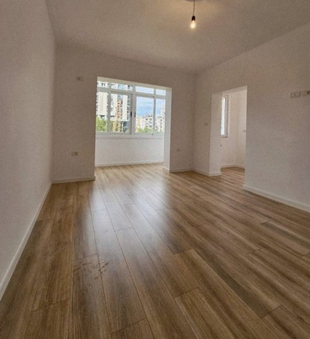 SHITET APARTAMENT_ Garsonierë/ Qender_Prane Postes Qendrore