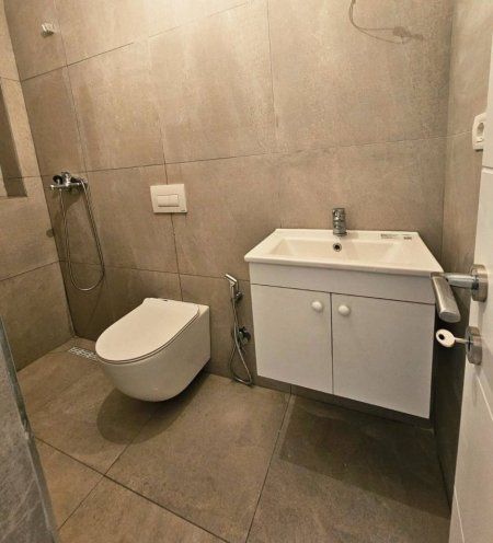SHITET APARTAMENT_ Garsonierë/ Qender_Prane Postes Qendrore
